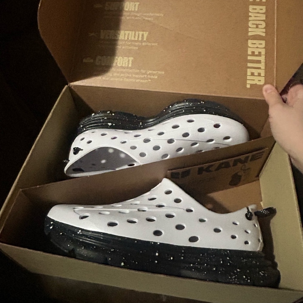 Kanes Shoes - White and Black